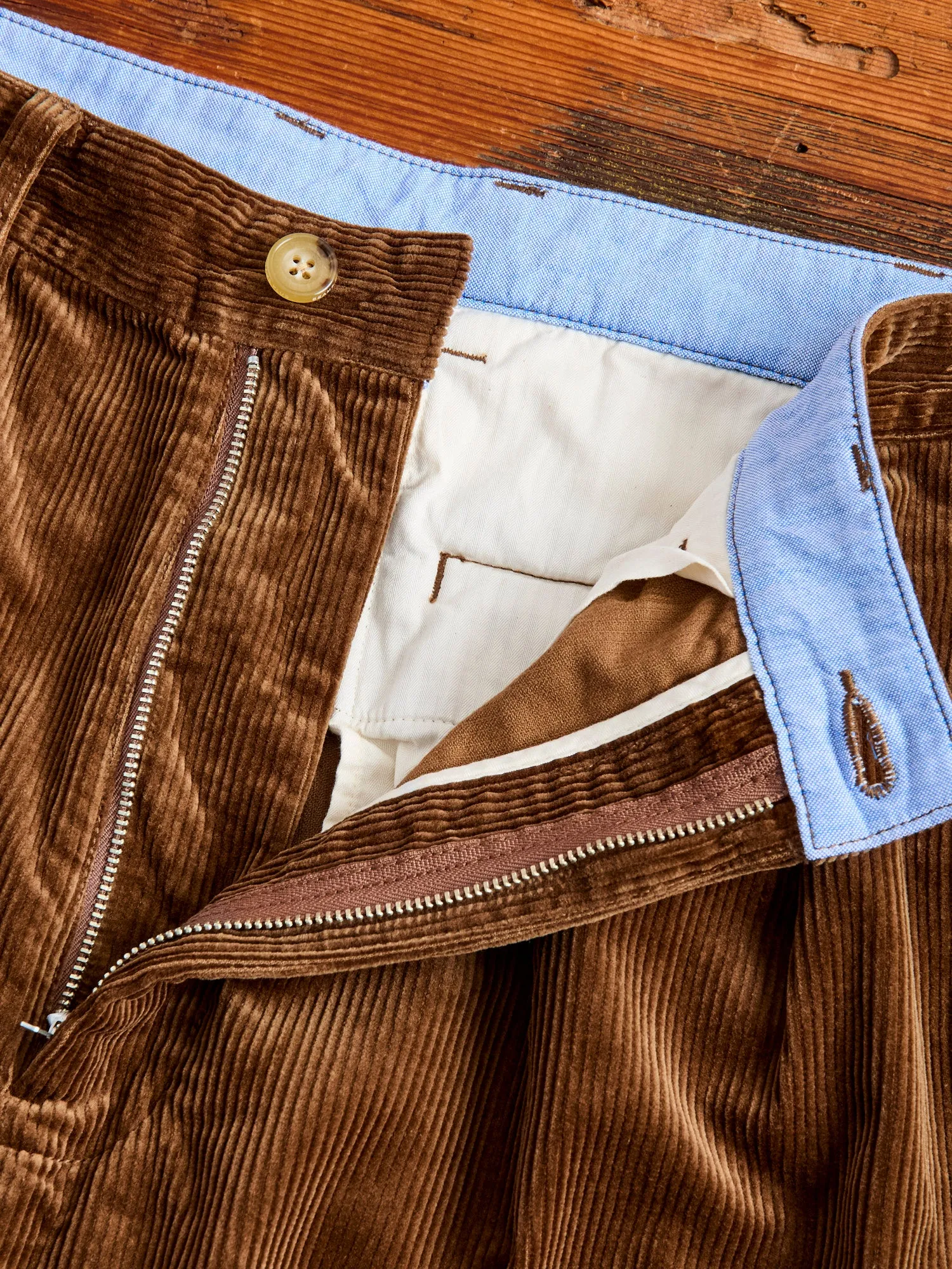 2-Pleat Corduroy Trousers in Golden Brown