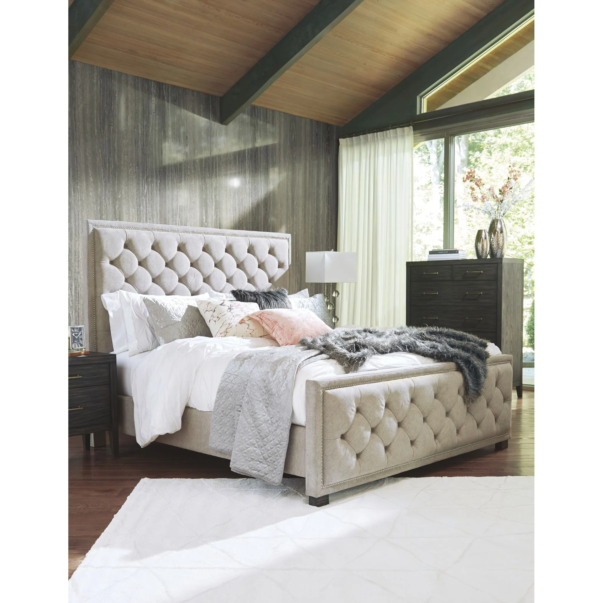 Bellvern-Exclusive Upholstered Bed