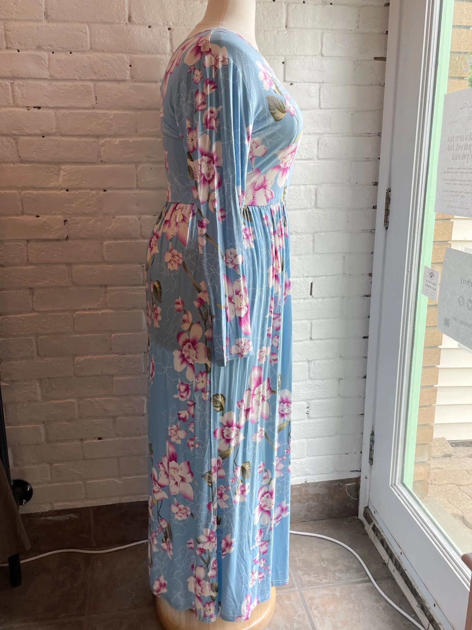 Bishuige Long Sleeved Sky Blue Floral Maxi Dress NWT - XL/2XL