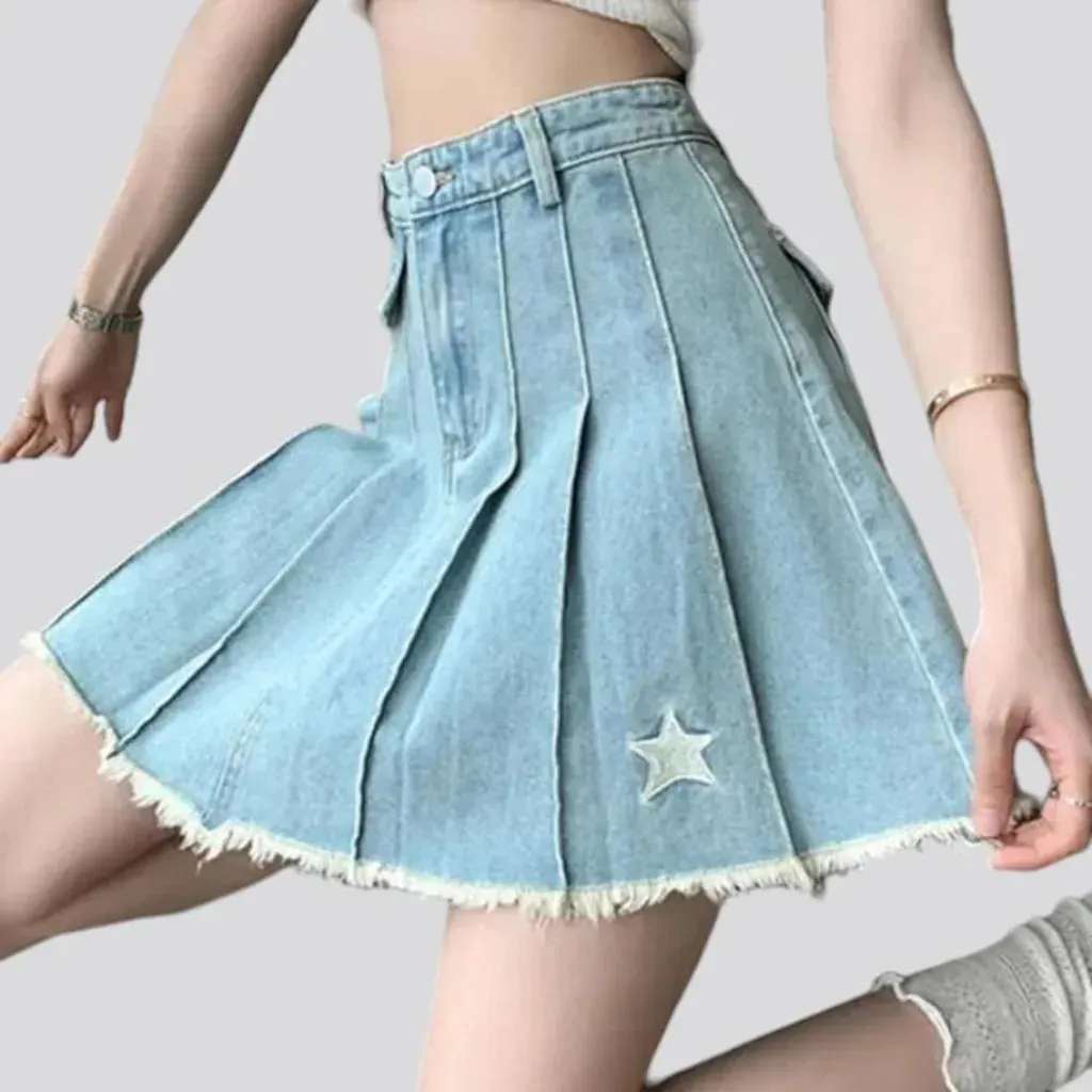 Light-wash women's denim skort