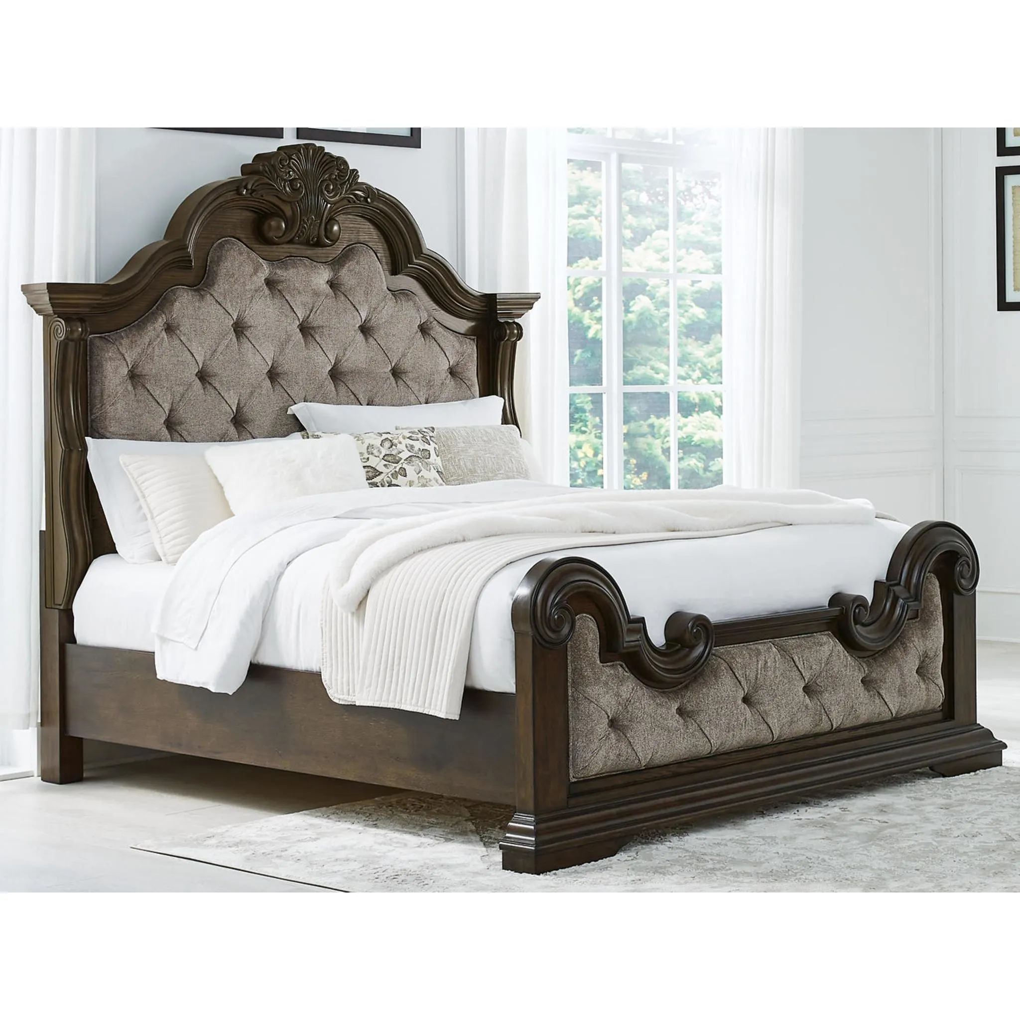 Maylee Panel Bed