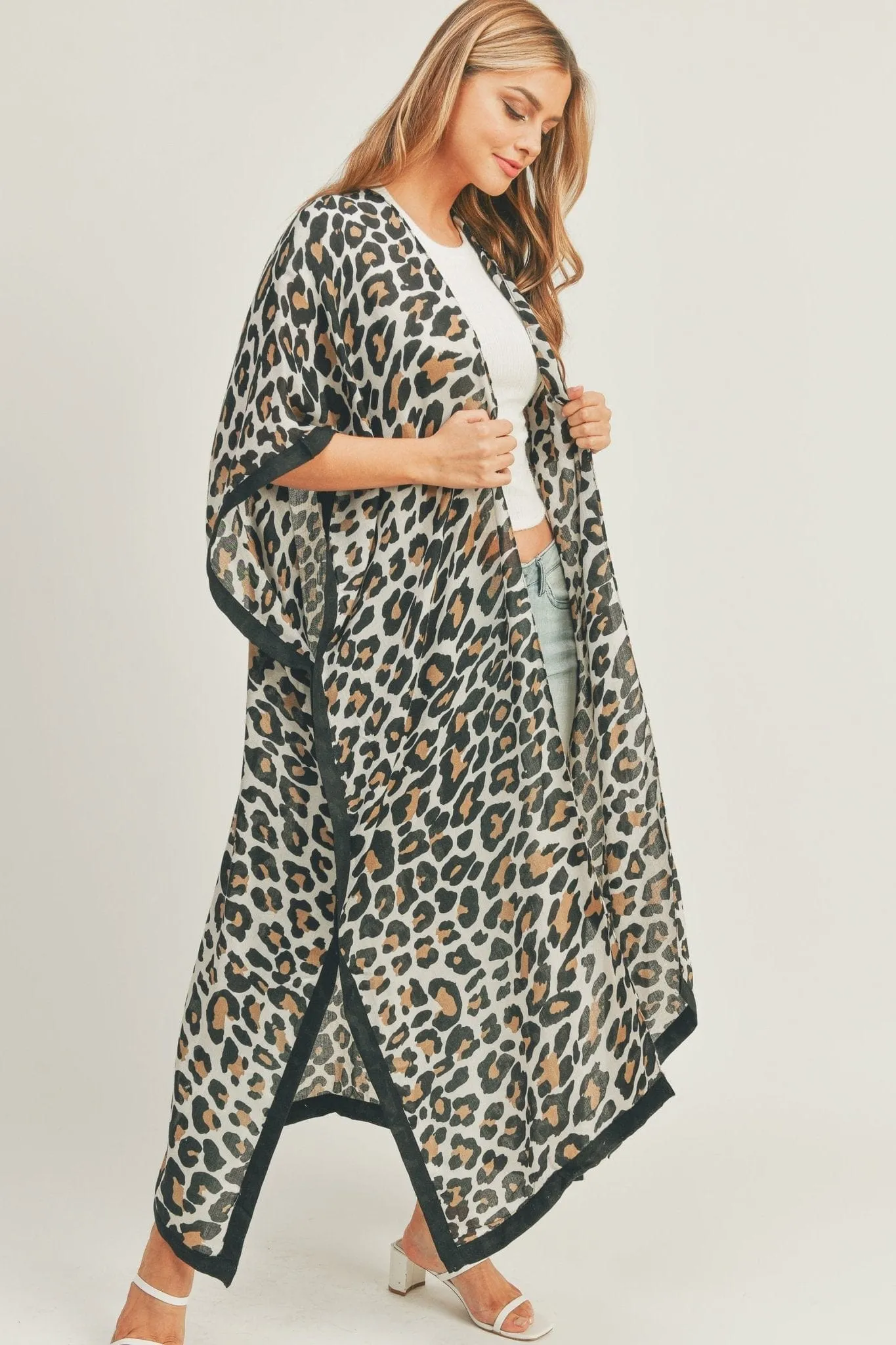 MS0295(BE) Long Leopard Kimono