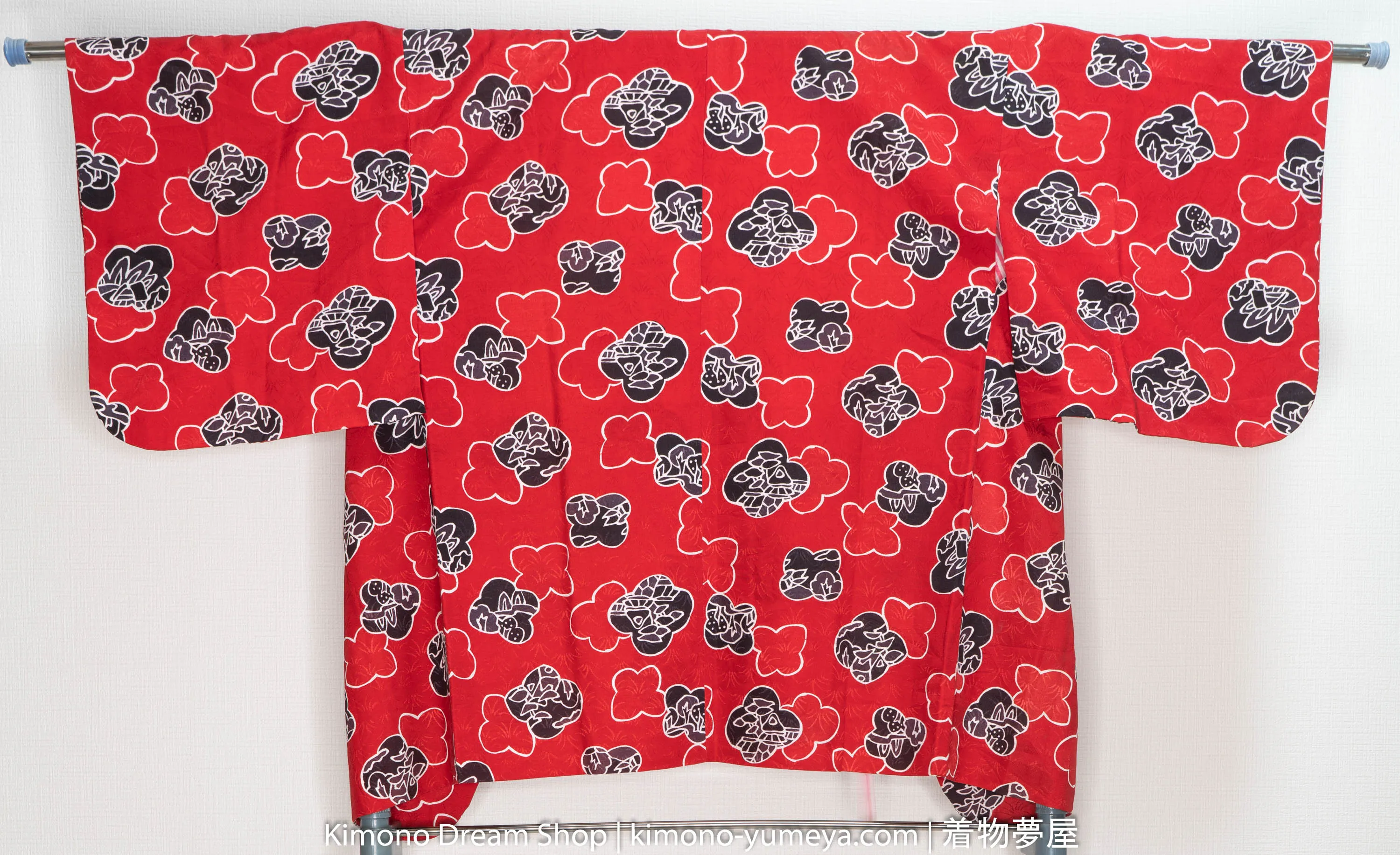 Polyester Haori - Red with Black and White Nature & Floral Flower Patterns - Excellent Condition