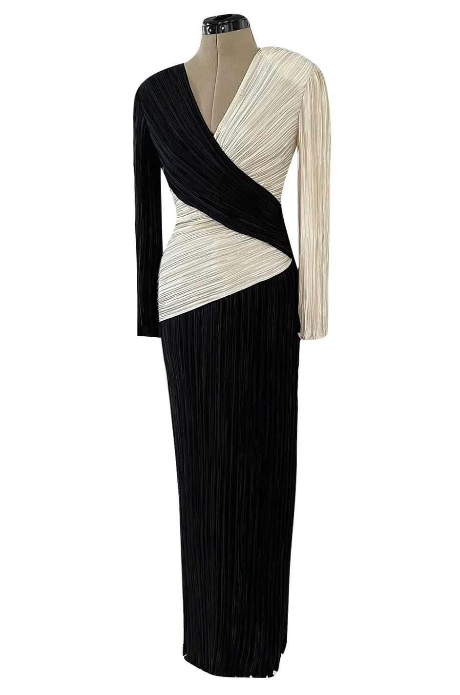 Spring 1980 Mary McFadden Black & Ivory Cross Over Plunge Front & Back Pleated Dress