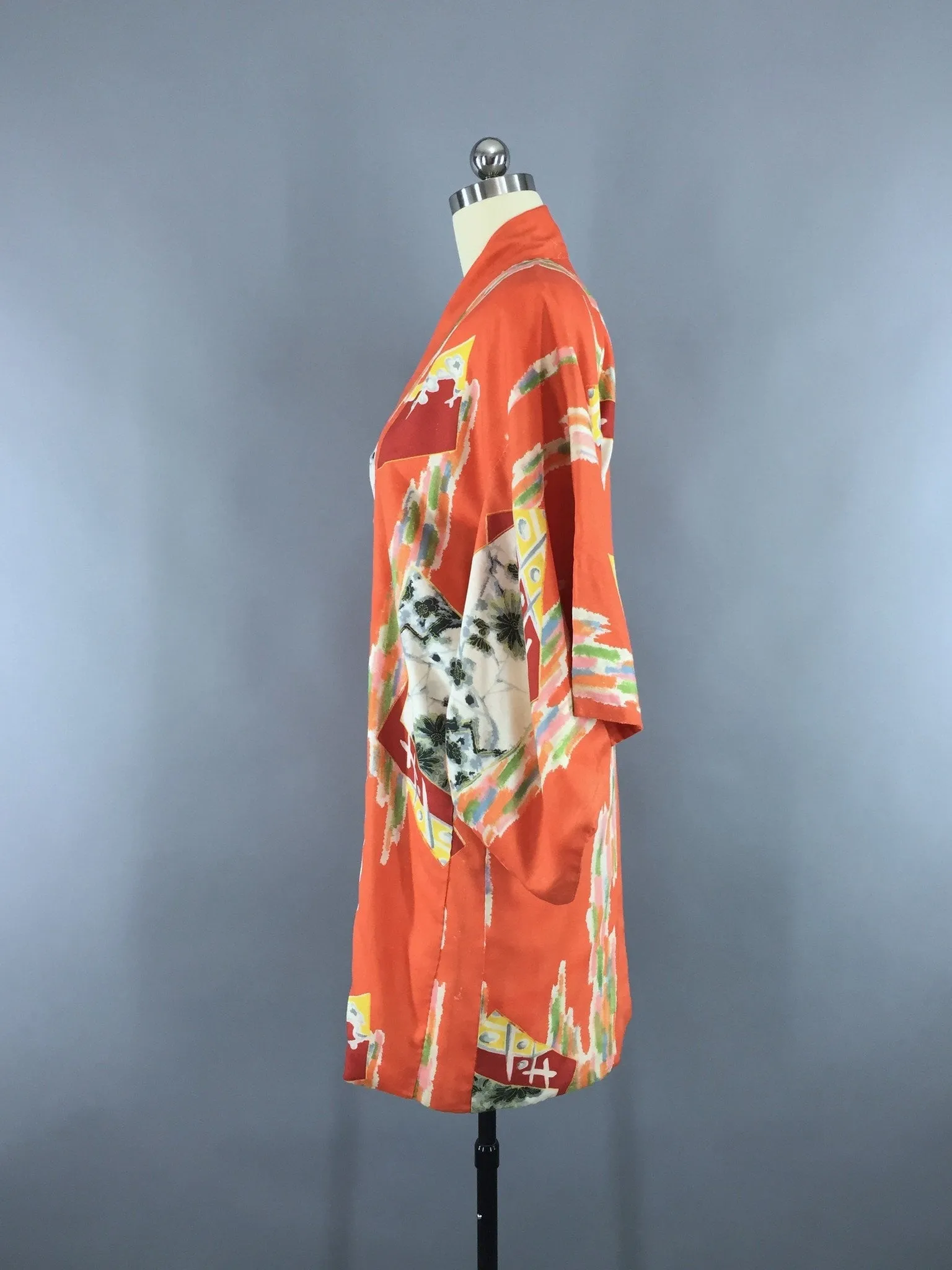 Vintage 1940s Vintage Haori Kimono Jacket / Orange Abstract Print