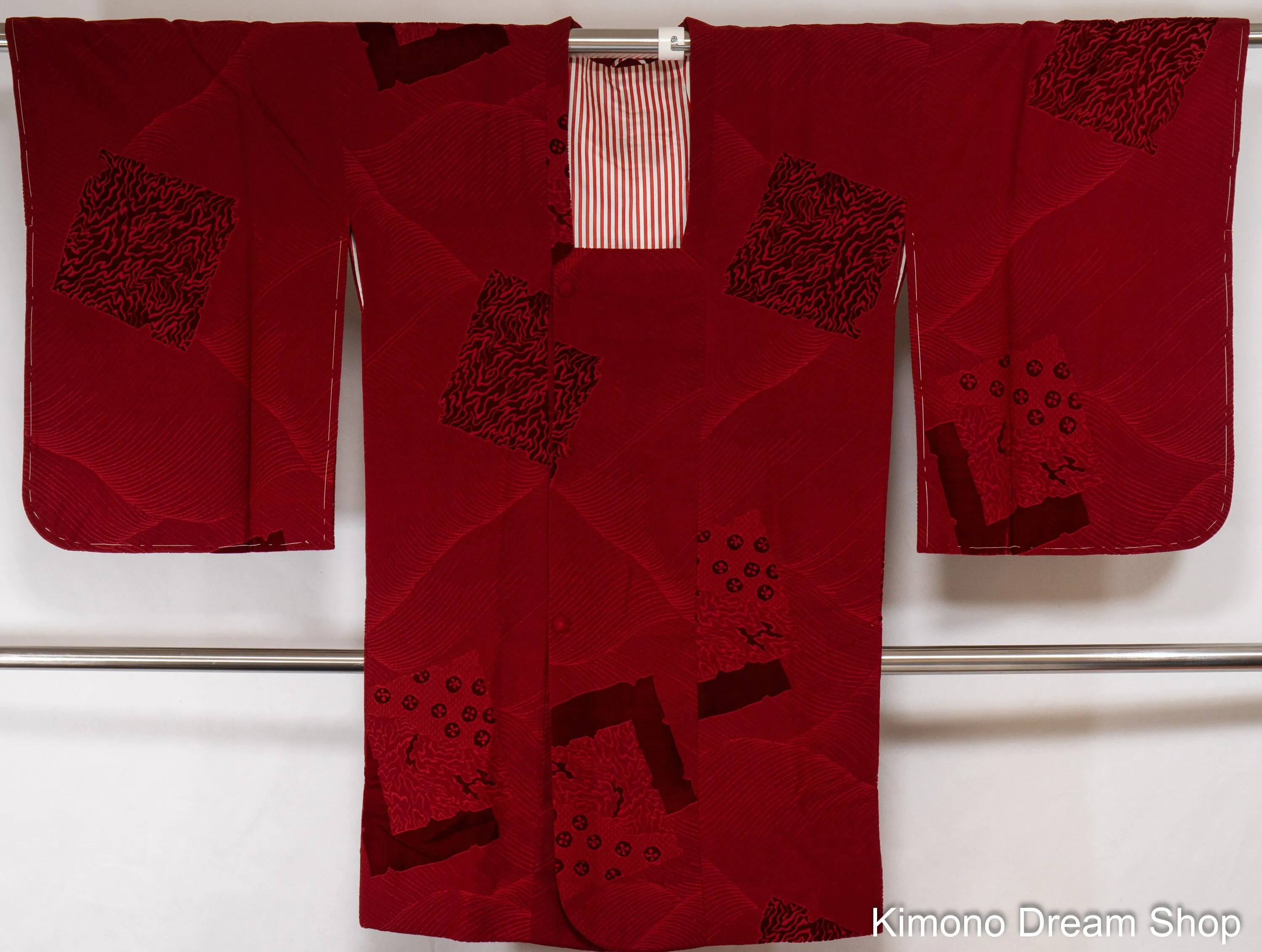 Vintage Red Velvety Michiyuki - Traditional Women's Kimono Jacket - Unused Japanese Clothing - Abstract Geometric Patterns Waves Kanoko